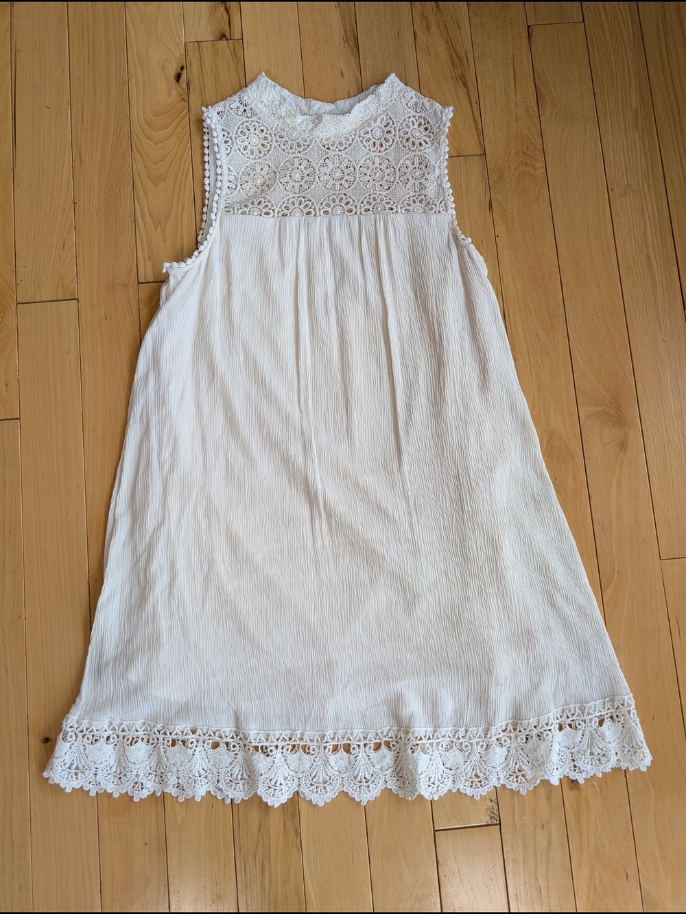 hint of mint White Sleeveless Lace Yoke Dress